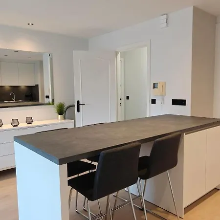 2 Bedrooms Familyfriendly Center 아파트 오스텐드