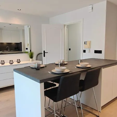 2 Bedrooms Familyfriendly Center * 오스텐드