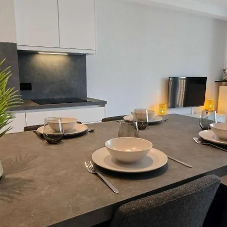 2 Bedrooms Familyfriendly Center Apartment *